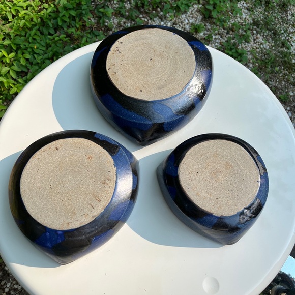 Set of Three (3) Nesting bowls hand thrown and signed with a makers mark pinched - Picture 9 of 15